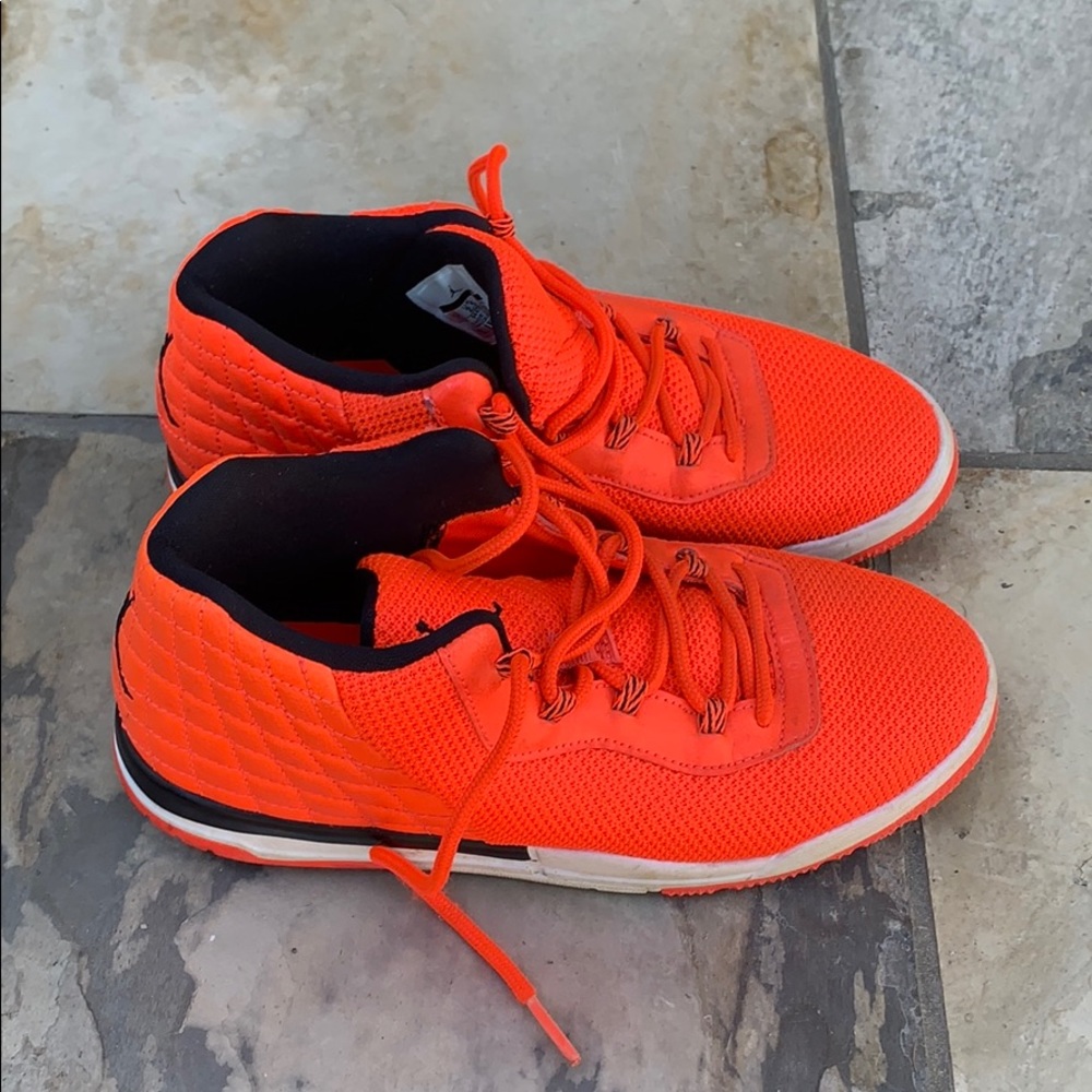 kids jordan high top sneakers